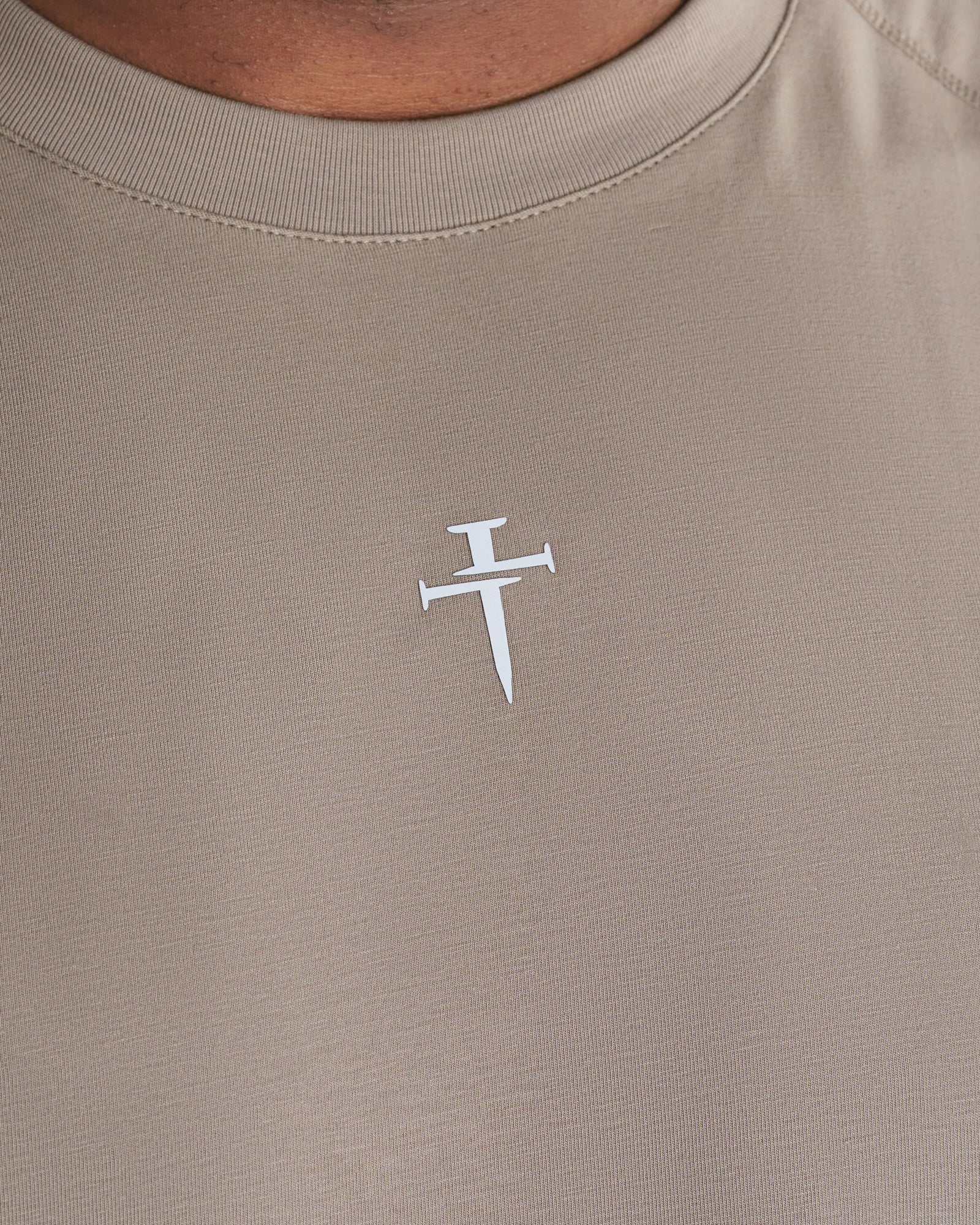 Core Raglan Cutoff - Sand